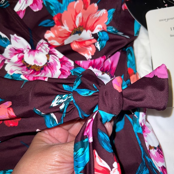 Curves Floral Print Bathing Suit - Picture 2 of 6